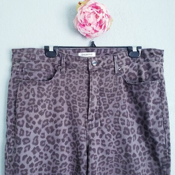 Good American Good Legs High Rise Jeans in Gray Leopard‎ - Picture 5 of 9